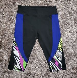NEW FABLETICS!!!.CAPRI LEGGINGS...